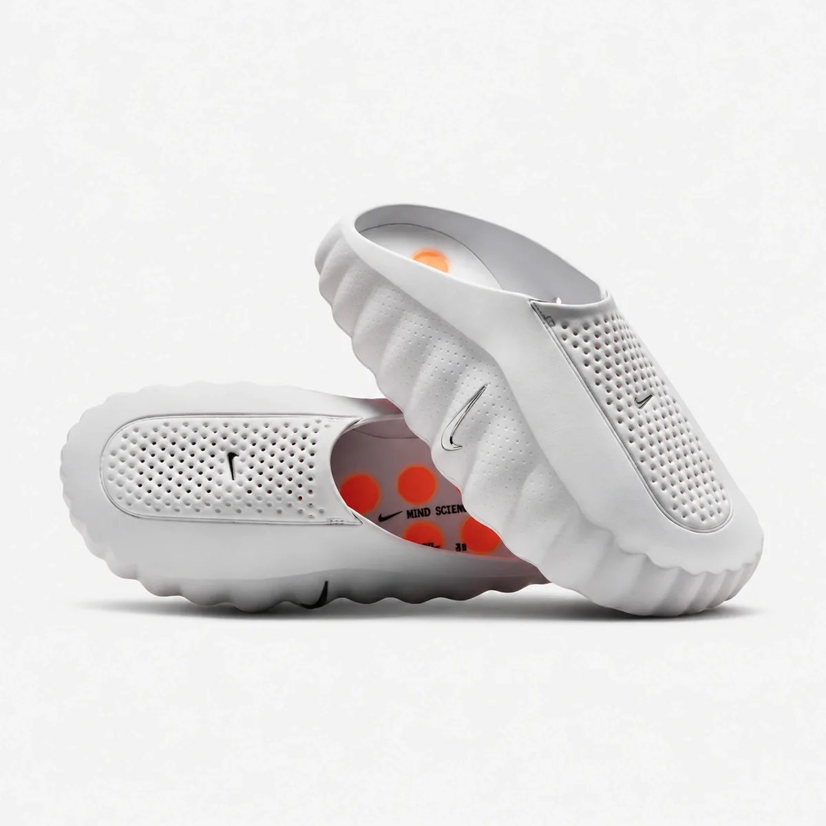Nike Mind 001